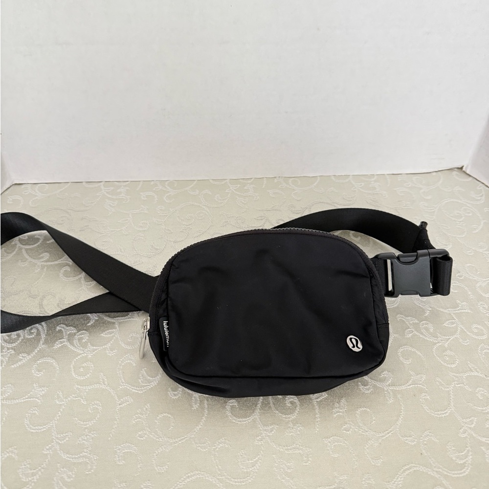 lululemon Everywhere Belt Bag 1L